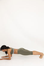 Load image into Gallery viewer, Yuki Capri Leggings, Polka Dot