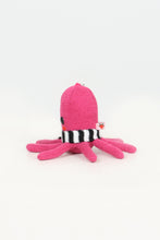 Load image into Gallery viewer, Tako Keychain